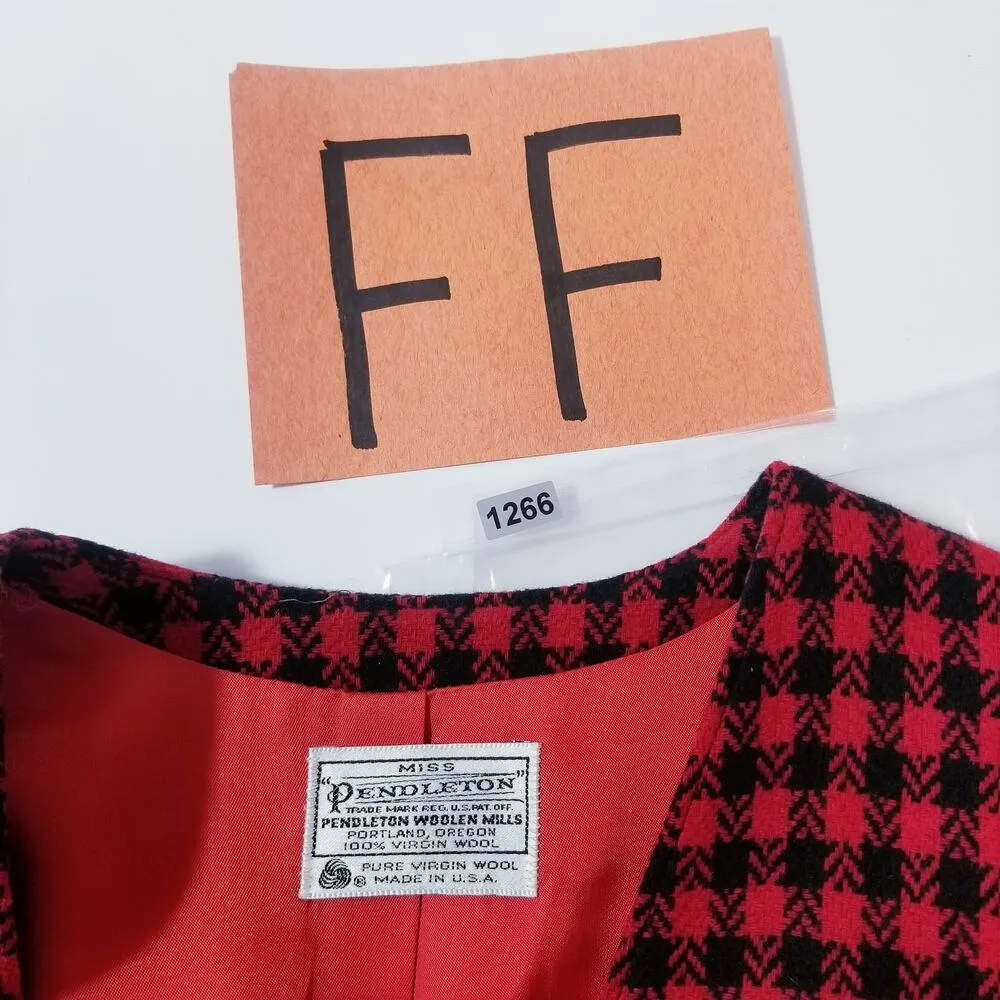 Pendleton 100% Virgin Wool Plaid Blazer with Pockets - Image 13