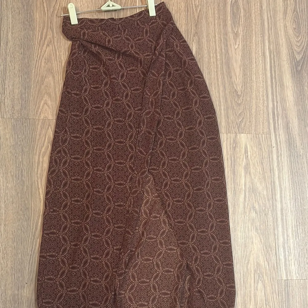 Forever 21 Sheer Layered High Low Maxi Skirt - Image 3