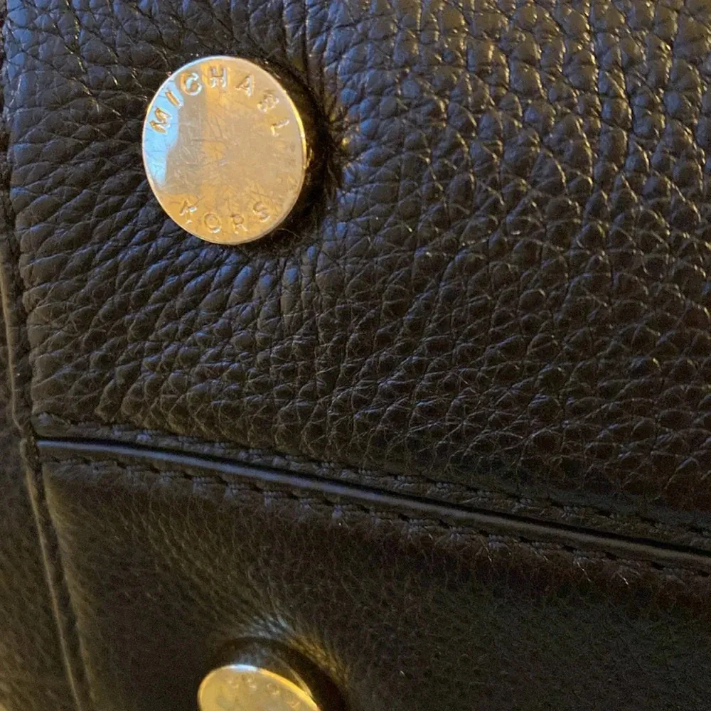 Michael Kors Newbury Pebbled Leather Chain Tote‎ Bag - Image 8