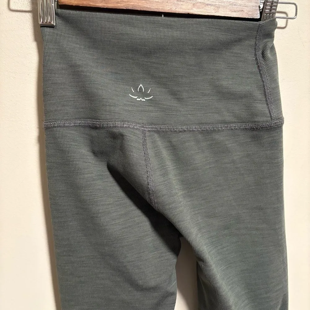 Beyond Yoga Heather Rib High Waisted Midi Legging Smoke Grey- Size Small - Image 2