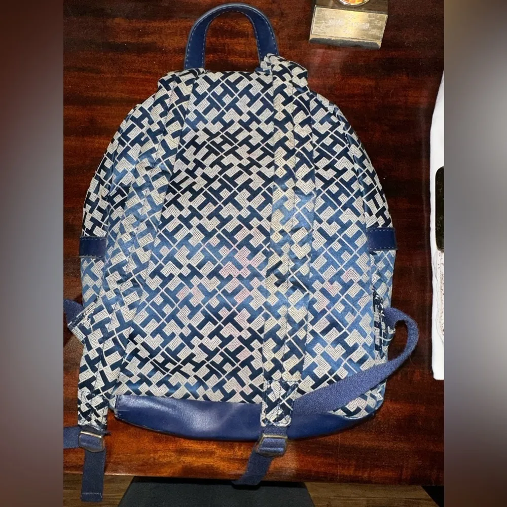 GUC TOMMY  HILFIGER  mini BACK PACK 9x11 - Image 7