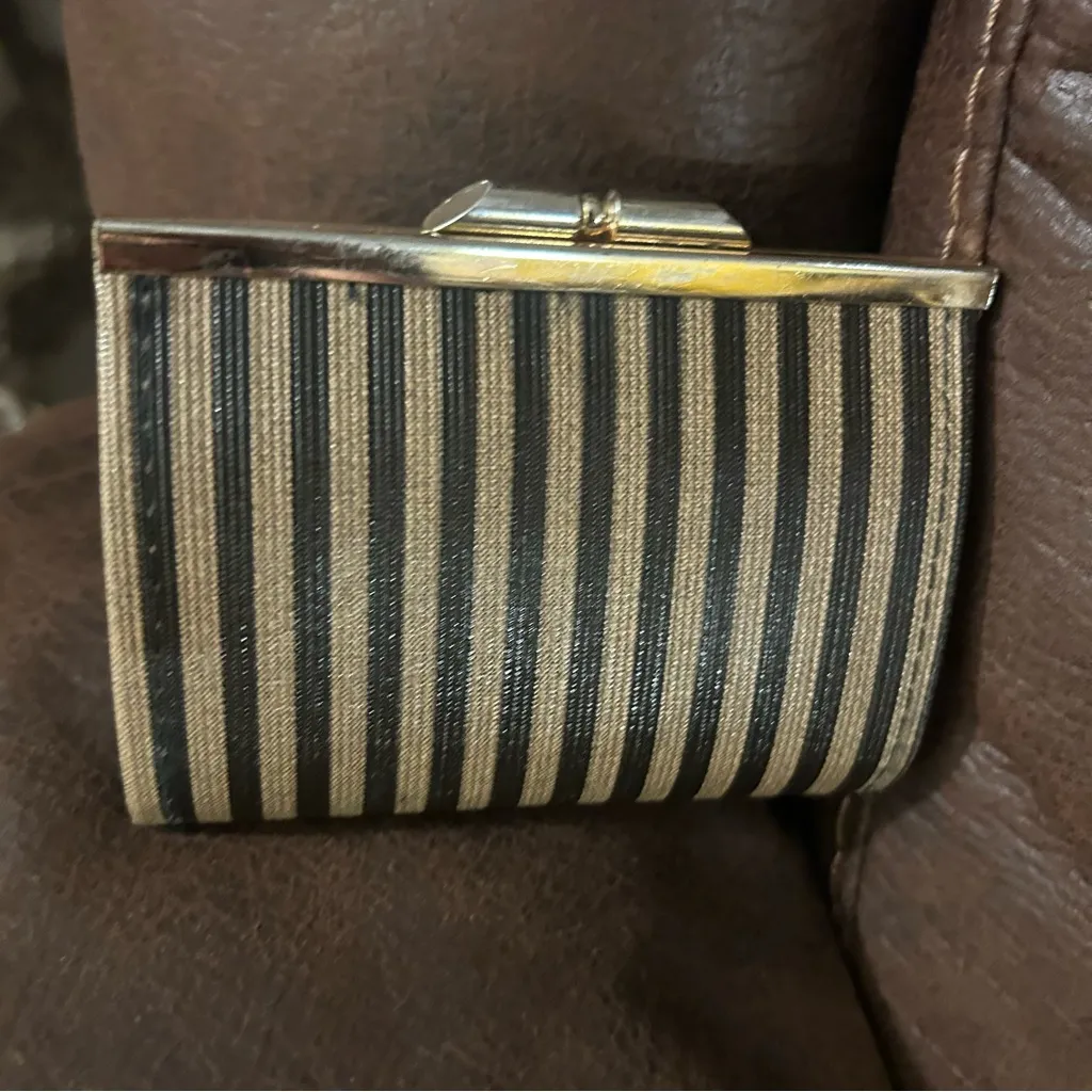 Vintage y2k gold metallic sparkle clutch wallet kisslock evening regency core Black - Image 2