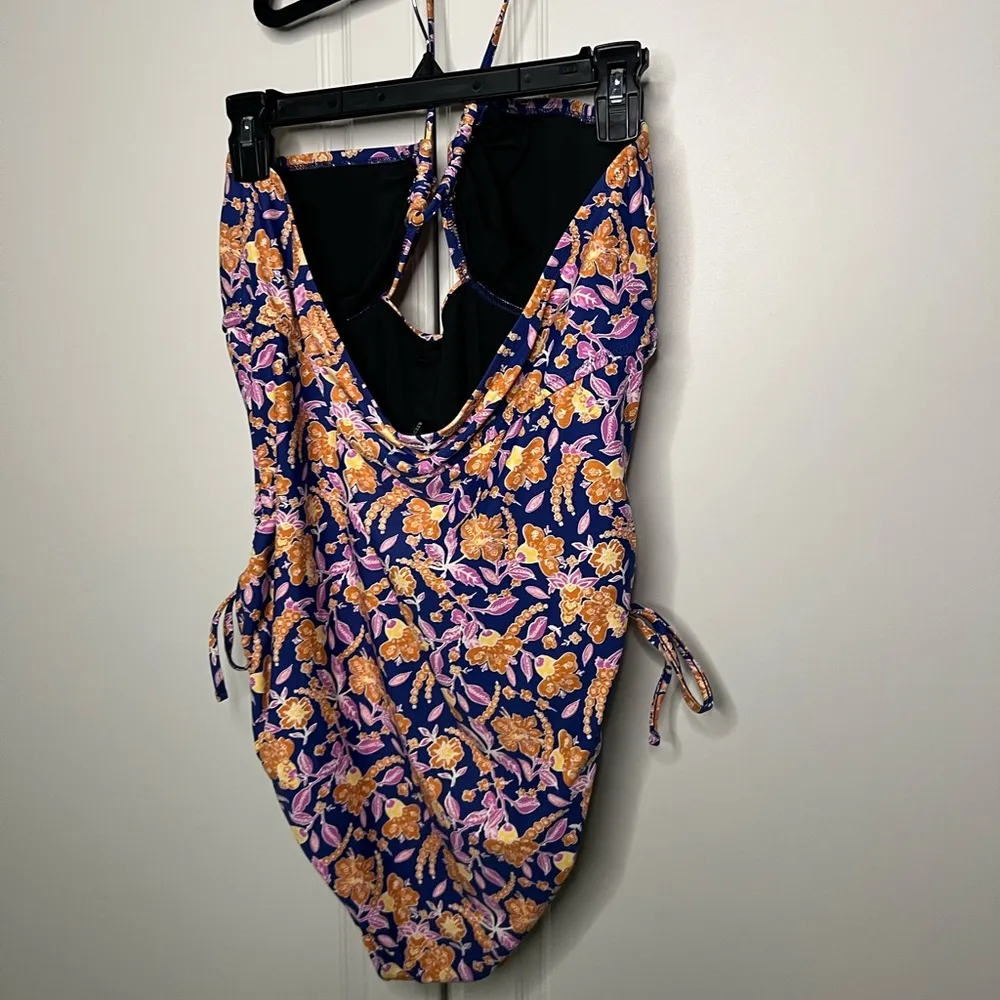 J. Crew Cut Out Halter in Block Print NWT - Image 9