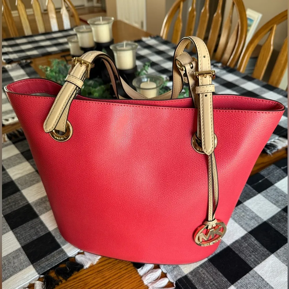 MICHAEL Michael Kors Jet Set Medium Red and Tan Leather Tote Bag - Image 3