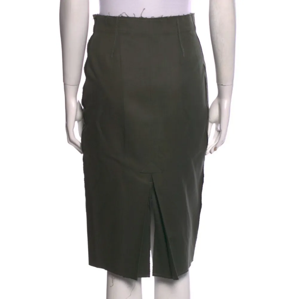 Tomas Maier Army Green Raw Edge Hem Slim Pencil Skirt Size 2 - Image 4