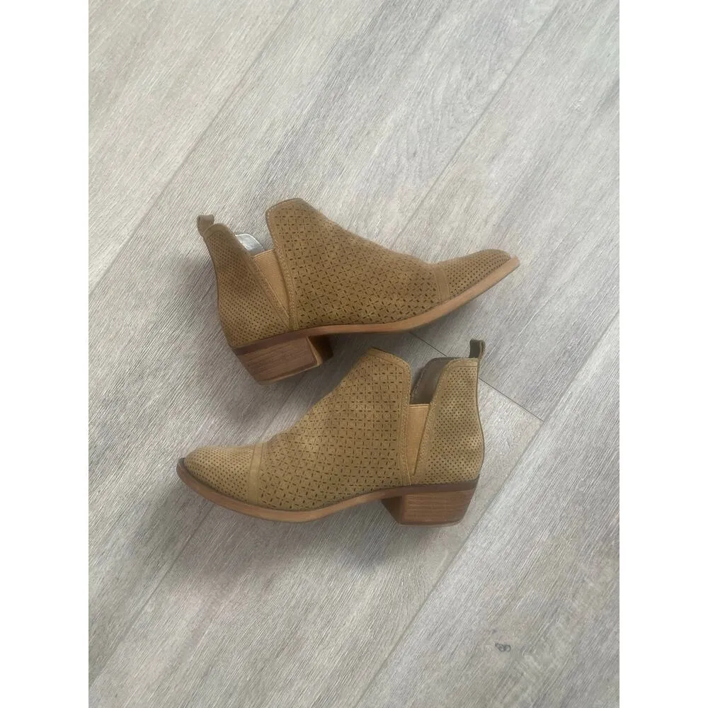 Kensie Brown Suede Ankle‎ Bootie Size 7 - Image 3