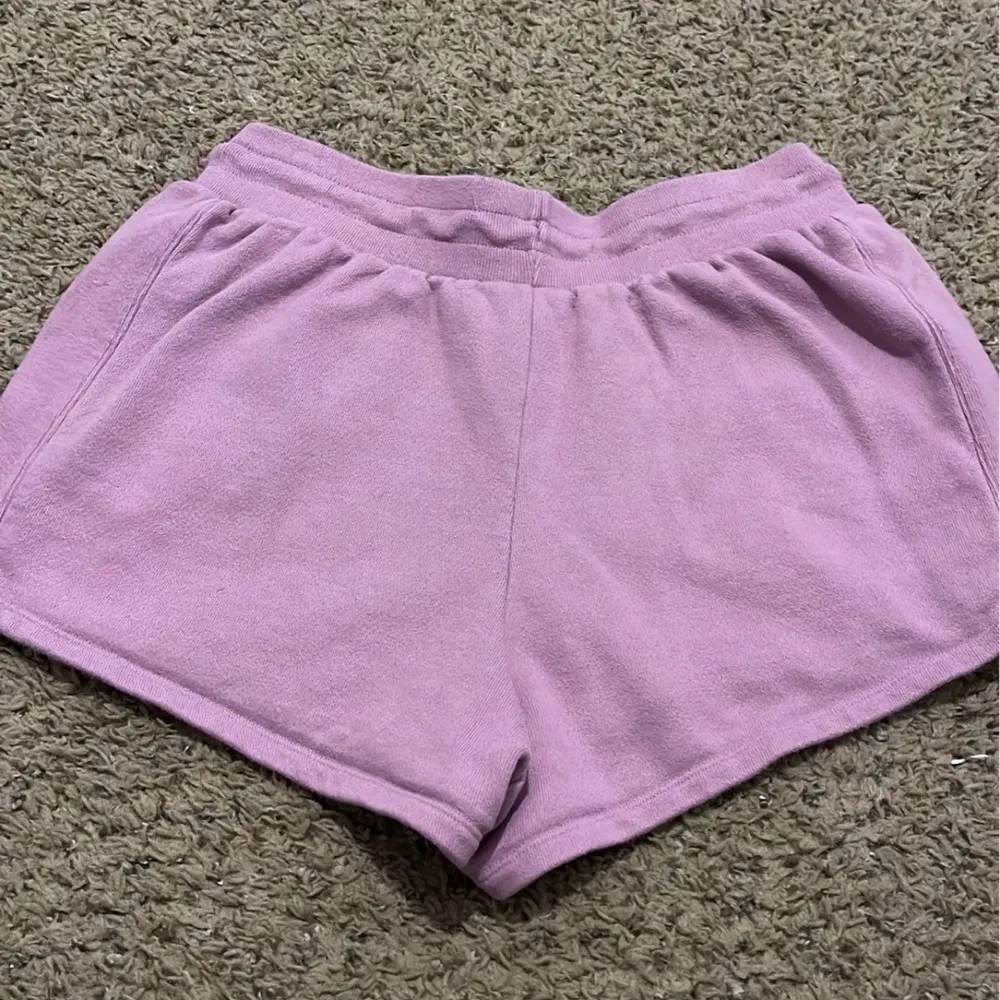 Champion shorts-Size Large - Image 4