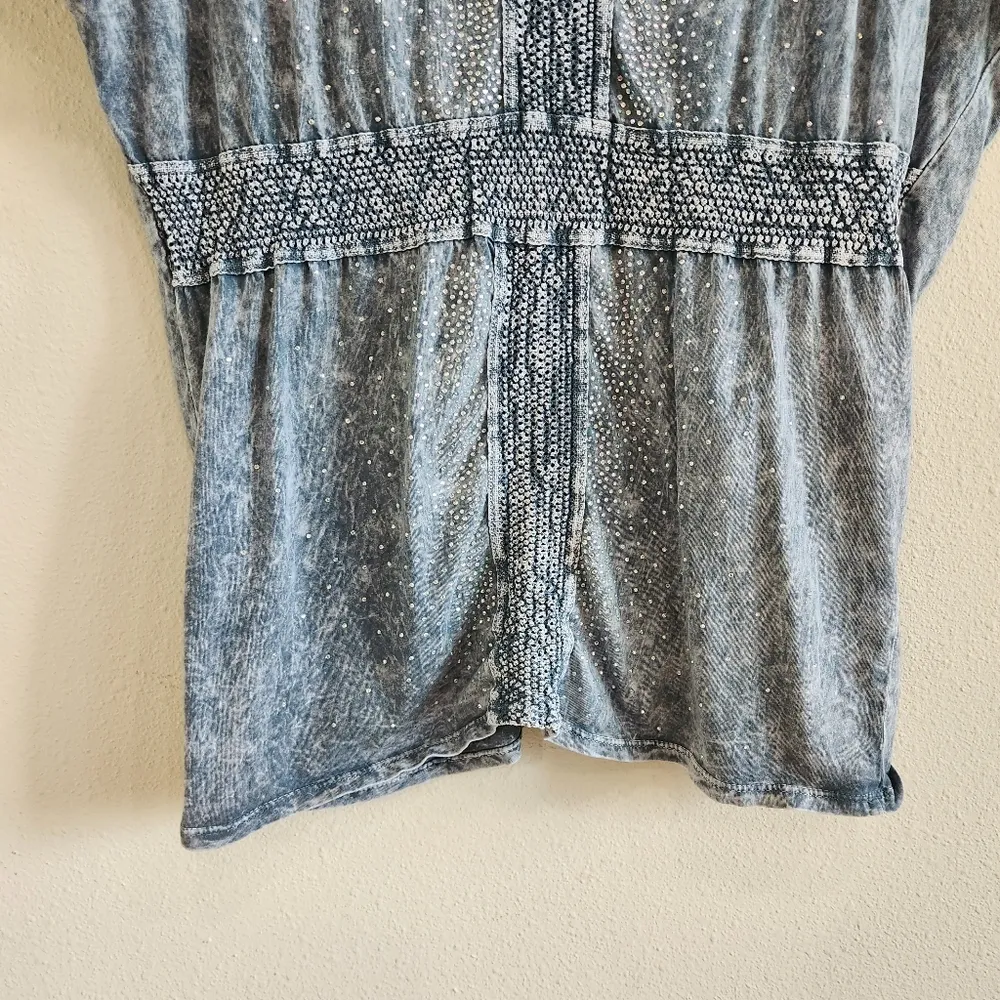 Vocal Gray Mineral Wash Short Sleeve Bedazzled Rhinestone Y2K Top Size Large - Image 5