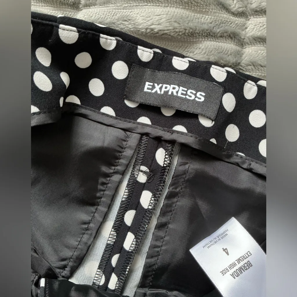 EXPRESS So CUTE  shorts🤍🖤🤍🖤🤍❤️ - Image 4