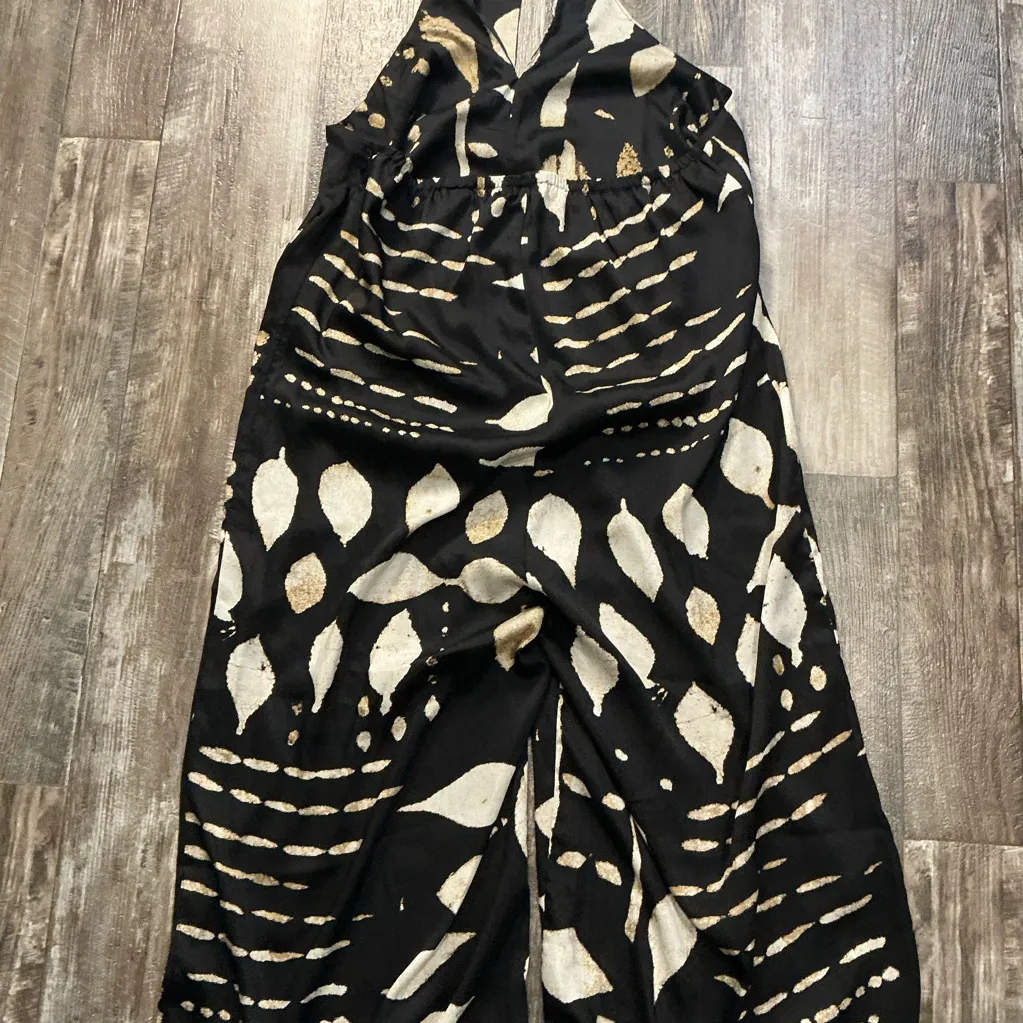 Banana Republic Elegant Black and Cream Halter Jumpsuit Size XL - Image 12
