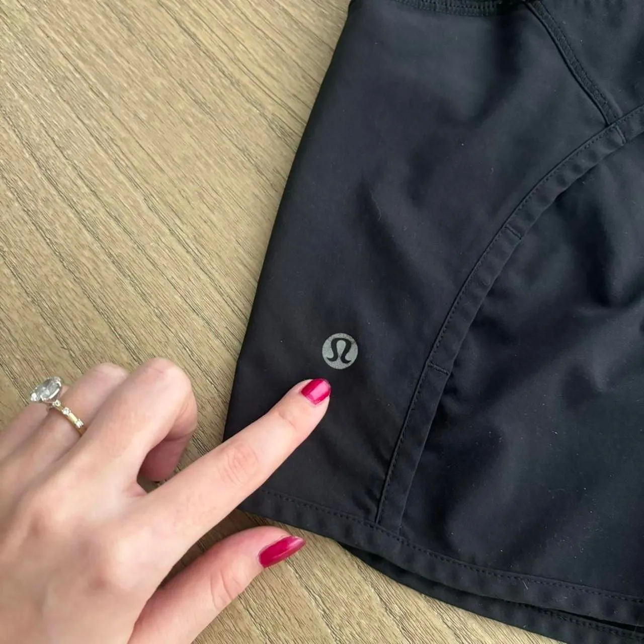 Lululemon Speed Up Black Shorts Size 8 - Image 6