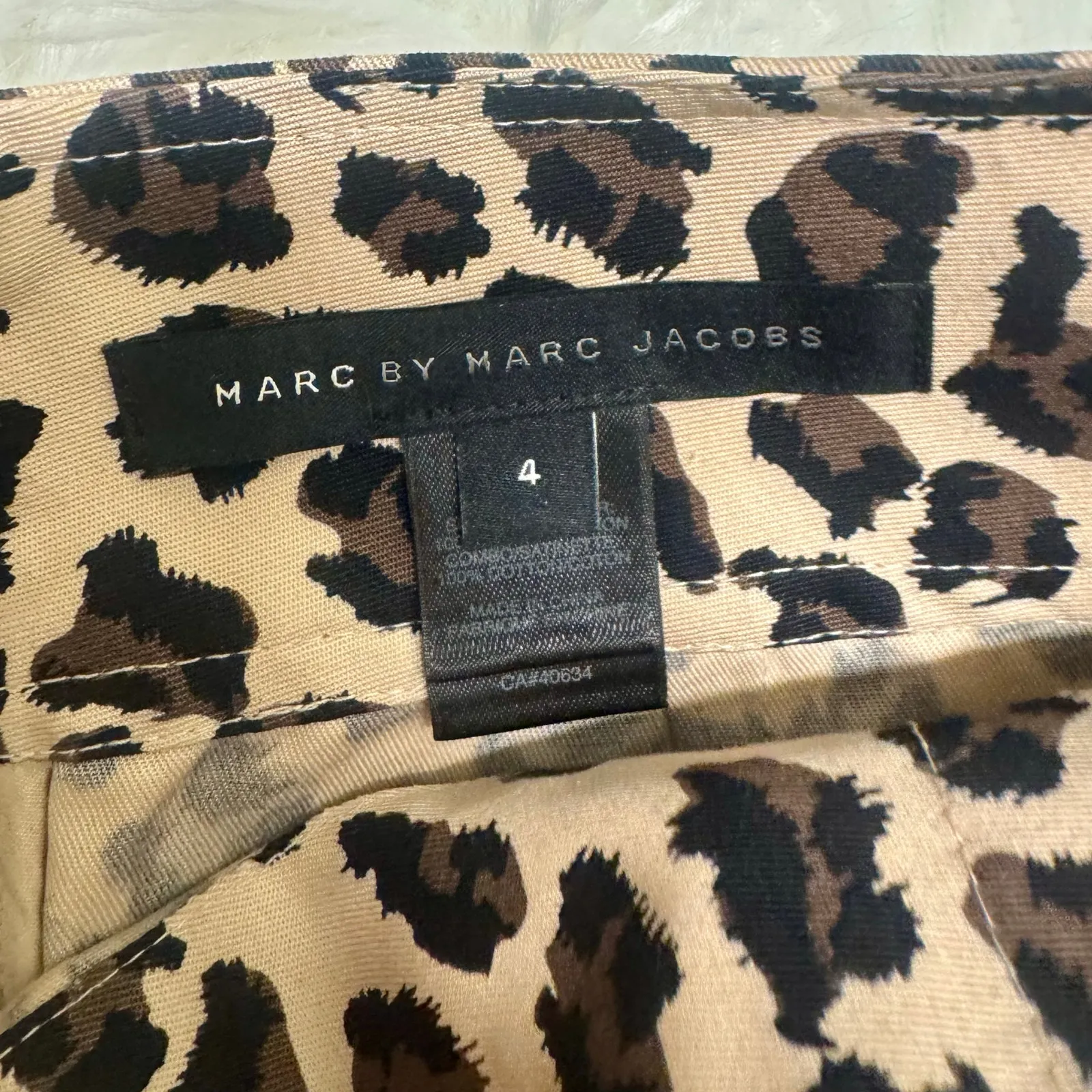 2010s Marc by Marc Jacobs Cheetah Print Cotton Mini Skirt Gold Zip Pleated Sz 4 - Image 7