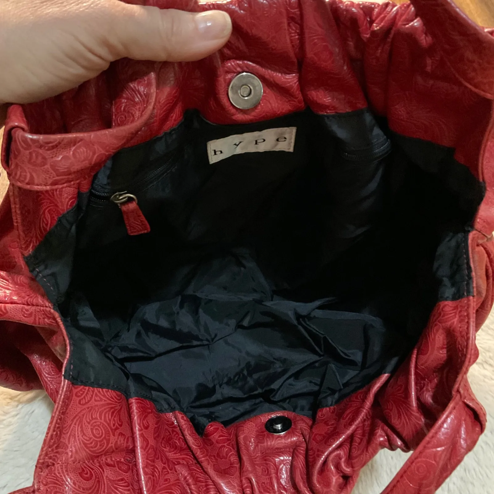 Hype Shoulder Bag Purse Red Engraved Scrunch Top Snap Closure Floral Women Hobo - Image 8