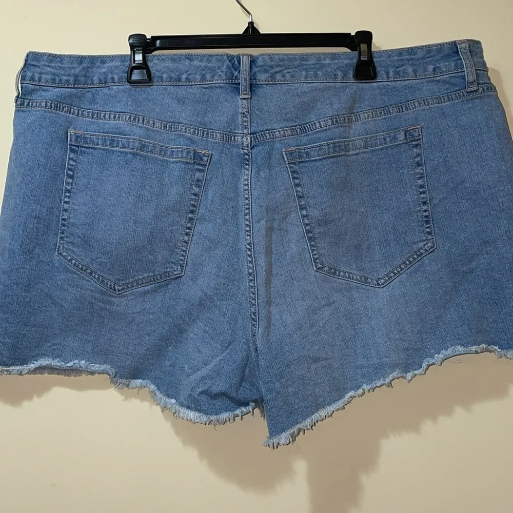 Womens Torrid Ripped Light Wash Shorts - Image 3