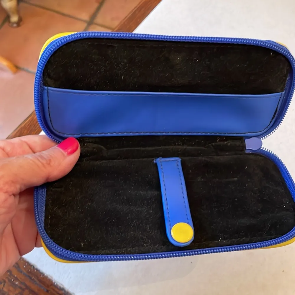 Guess  case - Image 2