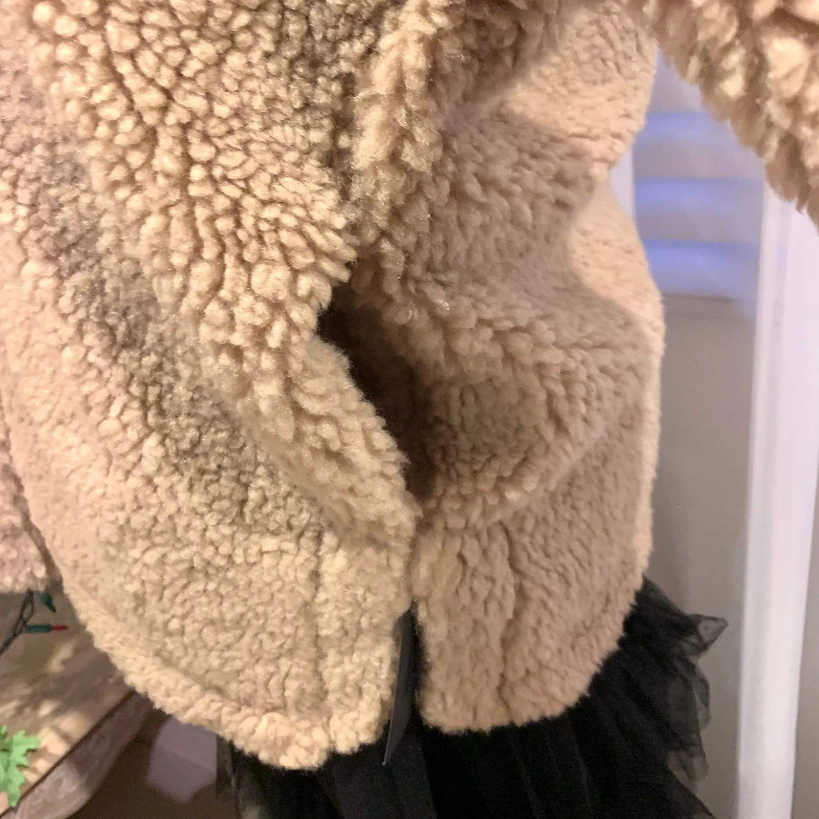 Uniqlo  Fluffy Fleece Zip-Up Jacket in Light Brown - Image 4