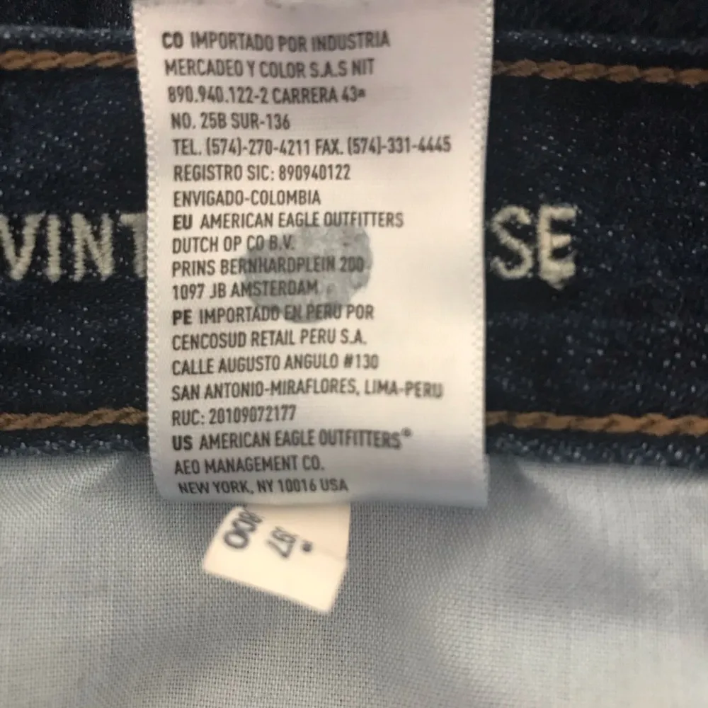 American Eagle Vintage Distressed Mom Jeans Size 4 Long - Image 10