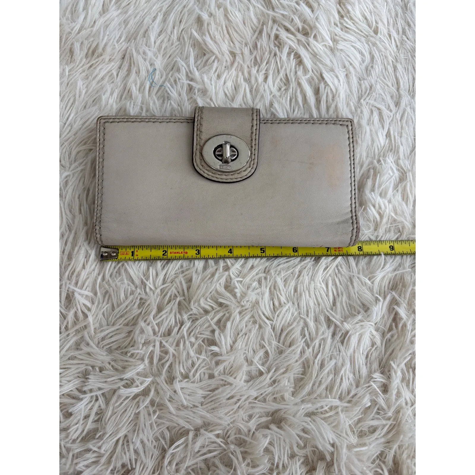 Vintage Coach Beige Leather Turnlock Wallet Clutch Foldover Billfold Card Holder - Image 8