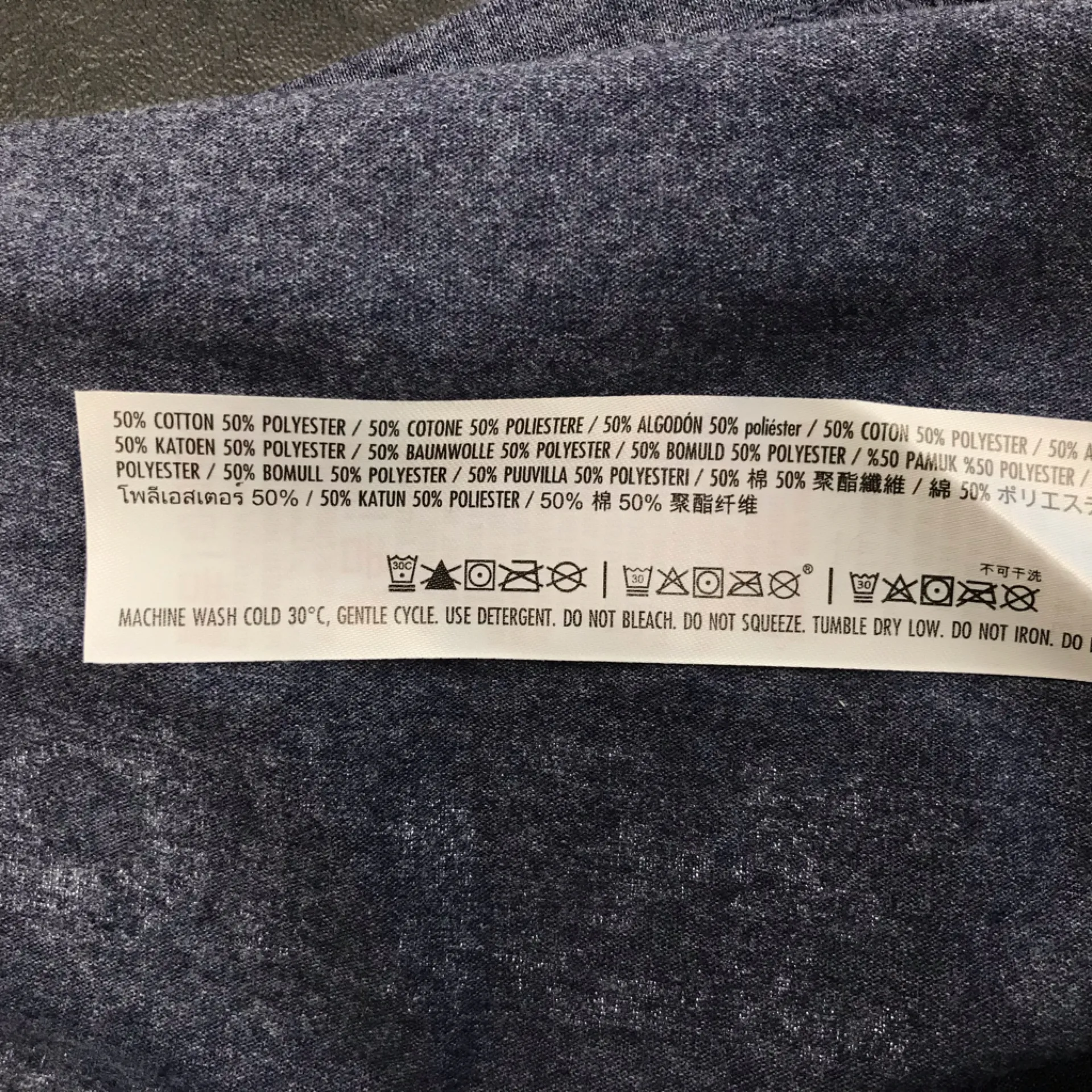 Disney Minnie Mouse Women’s Navy T-Shirt - Size Small - Image 6