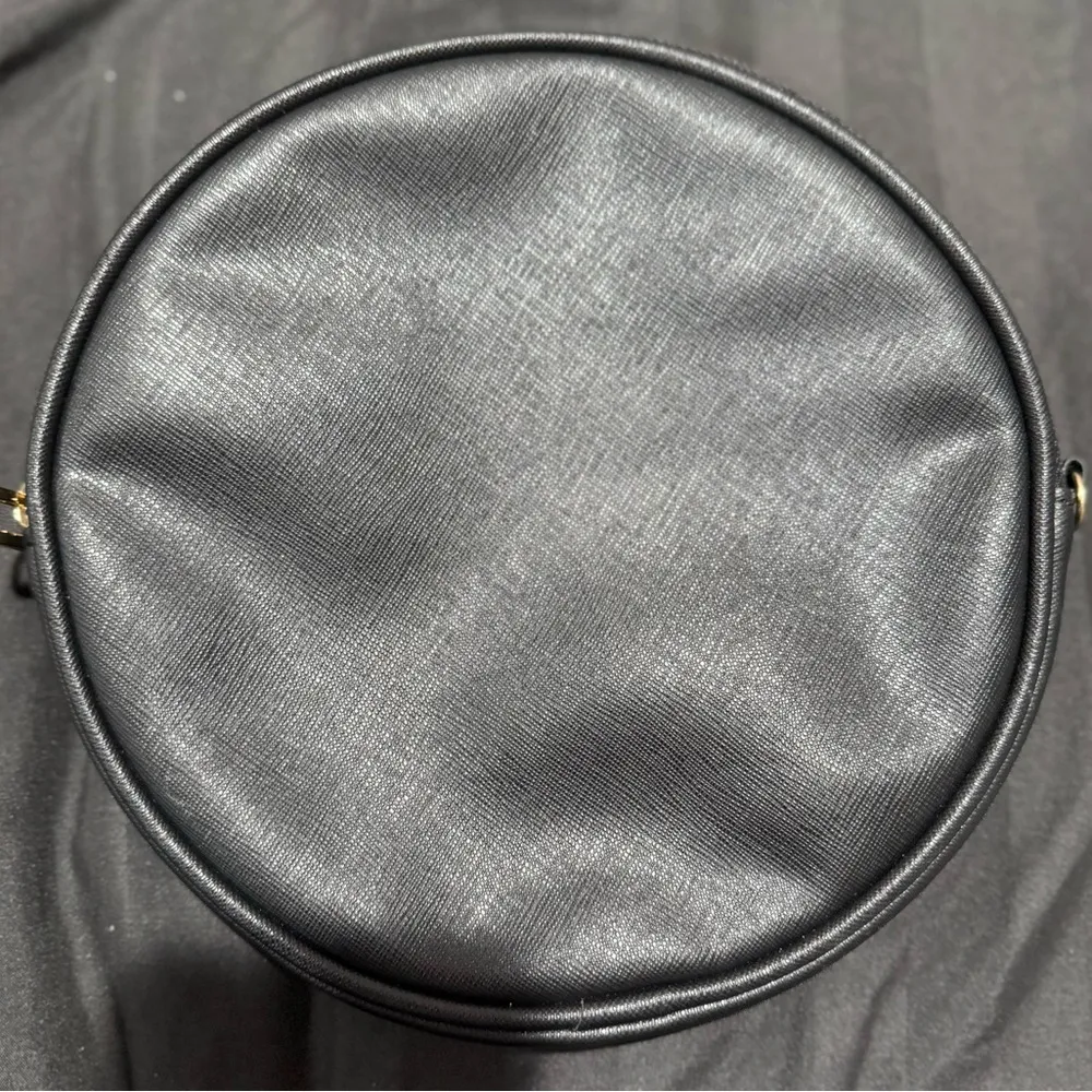 Black Round Bag - Image 4