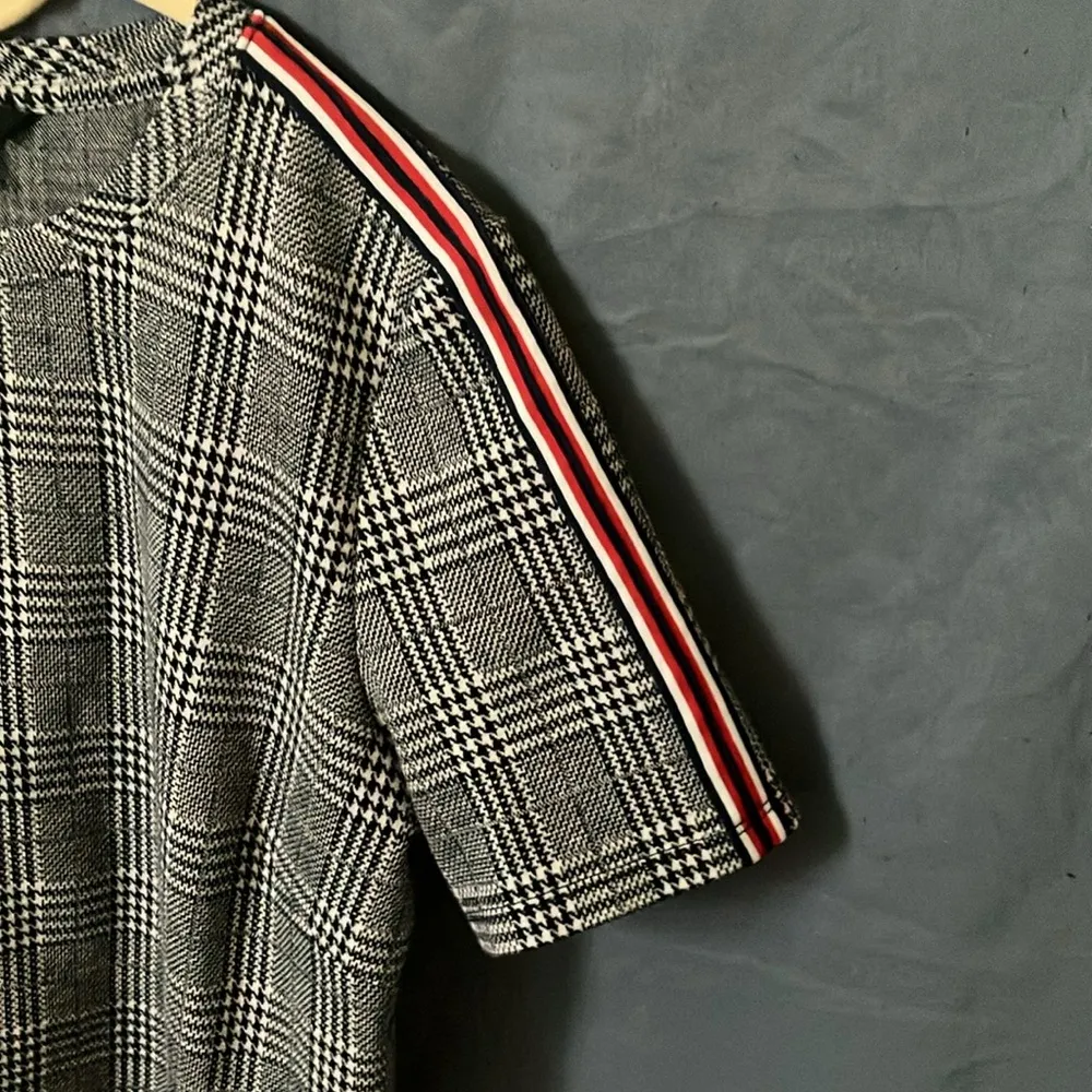 Banana Republic:Black/White plaid shorts sleeve- strips on shoulder-cotton-Top-S - Image 7