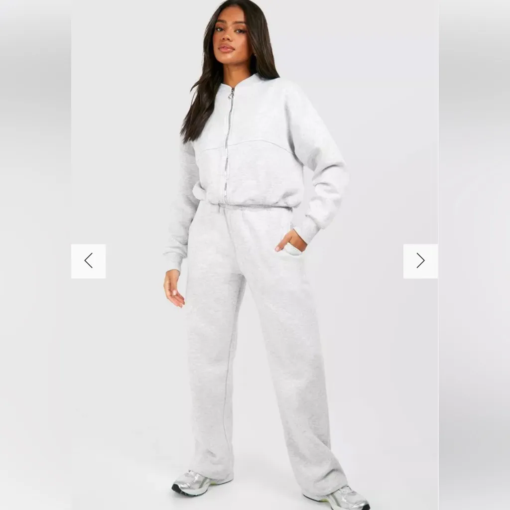 NWT BOOHOO GRAY STRAIGHT SWEAT PANTS M - Image 3