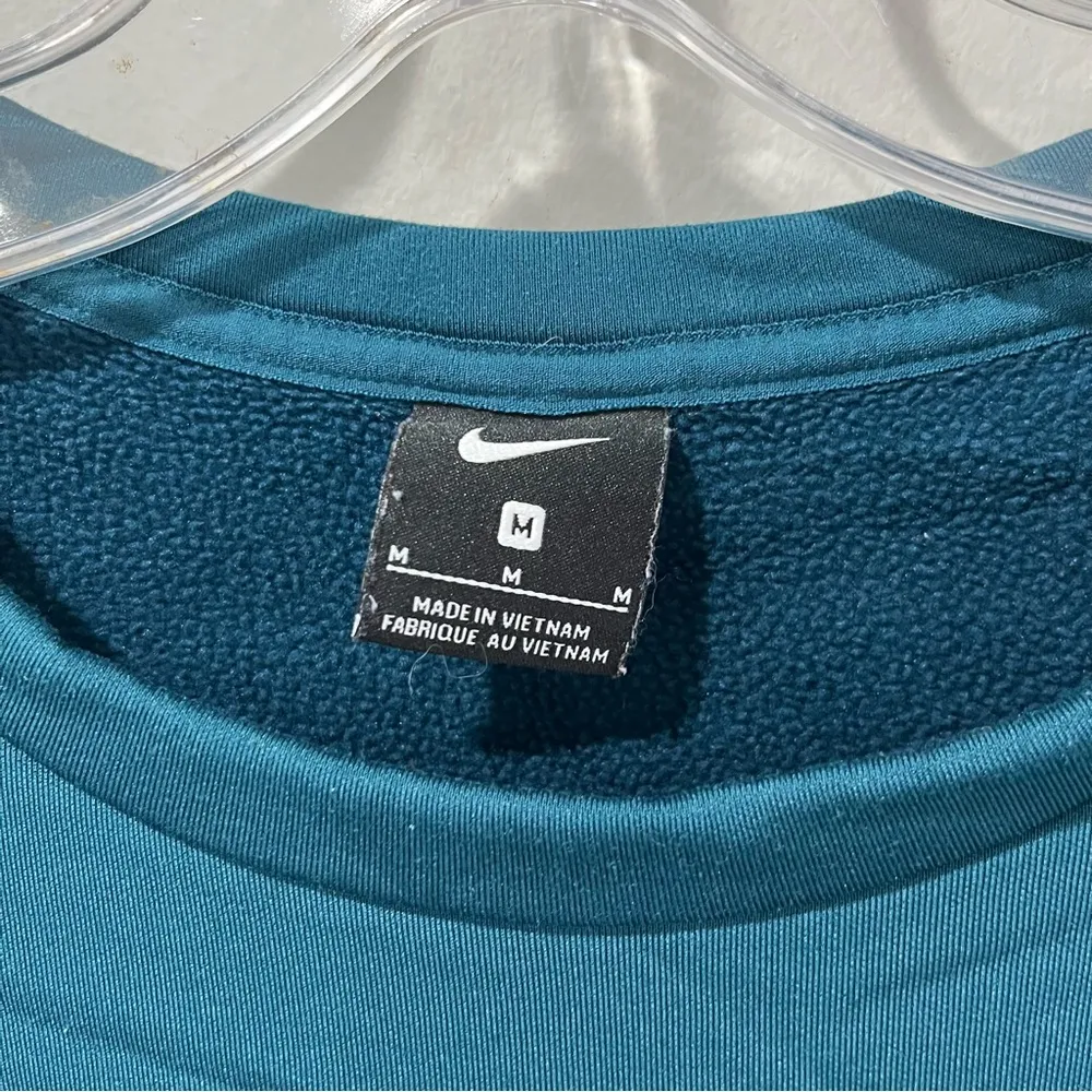 Nike Therma Fleece Women Medium Teal Blue Pocket Crewneck Sweatshirt Color block - Image 3