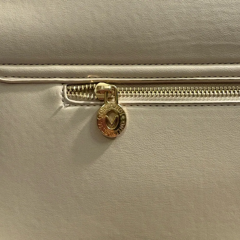 Orlandi Valentino Cream Quilted Handbag - Image 4