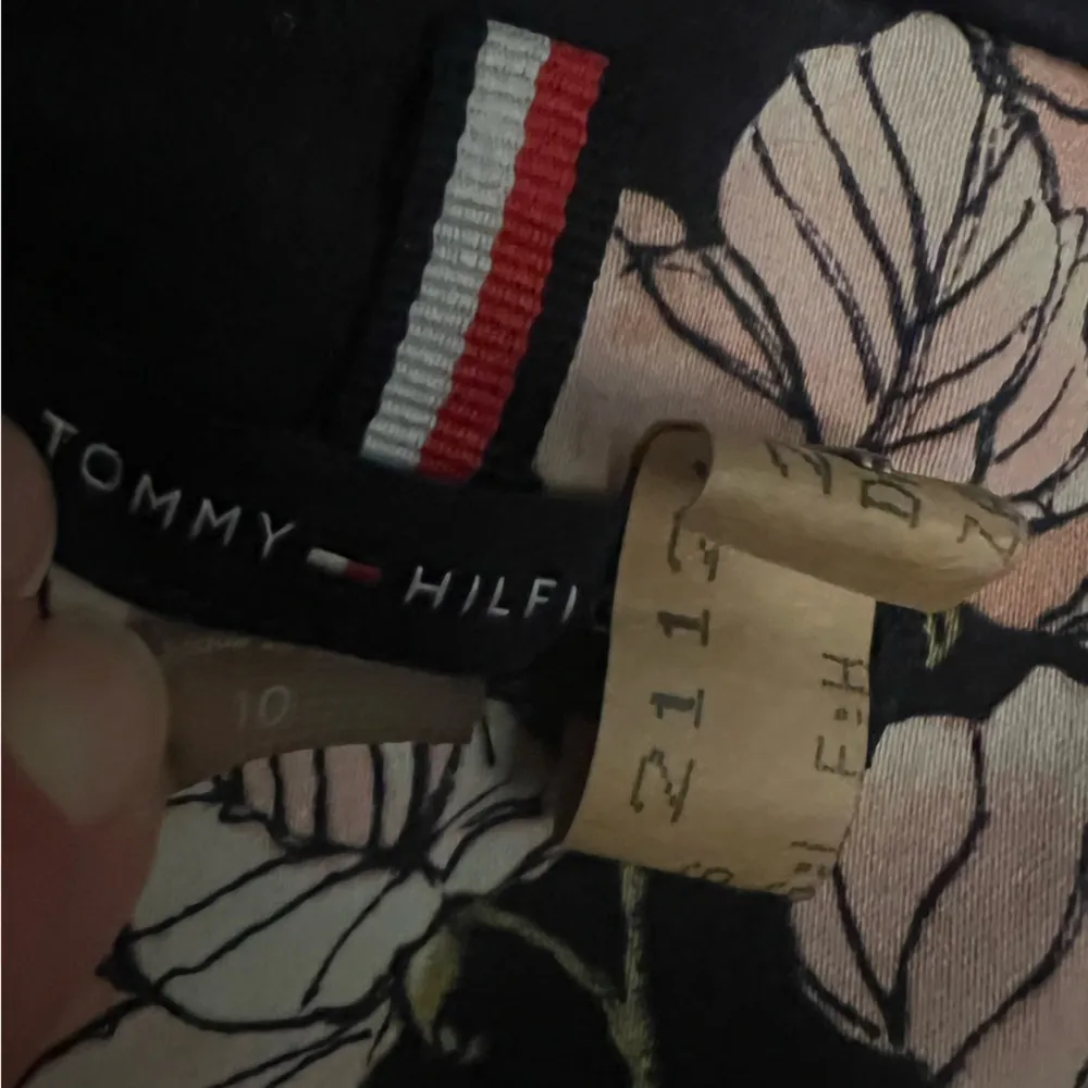 Women’s floral Tommy Hilfiger blazer jacket - Image 2