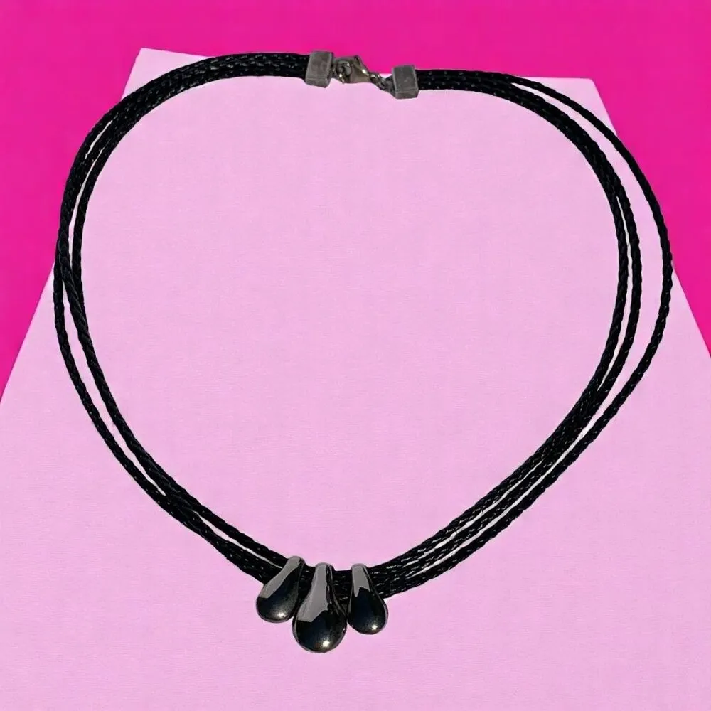 Trendy Women's Black Necklace With Pretty Teardrop Accents Silver - Image 3