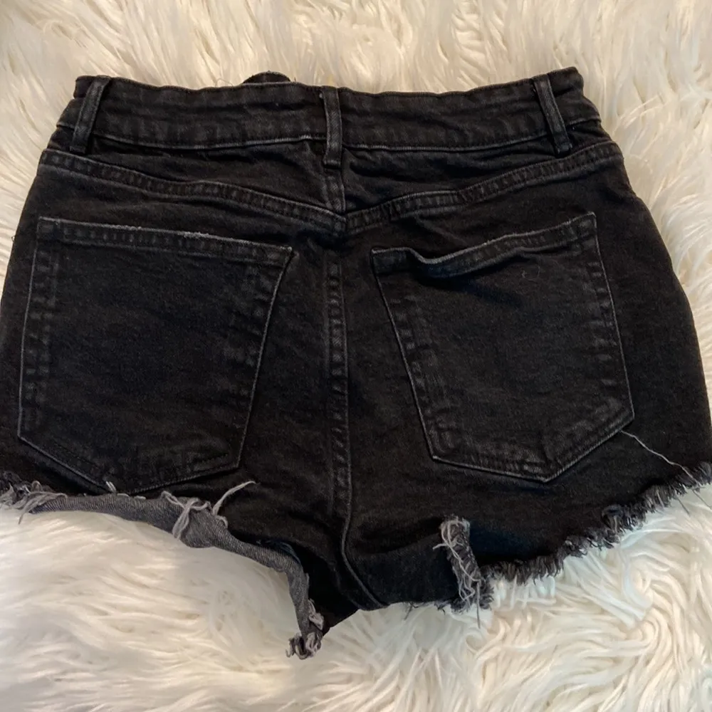 Zara Shorts size 4 black color - Image 4