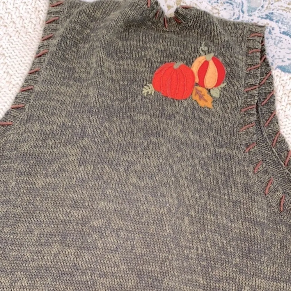 Vintage collectible green Fall scarecrow & pumpkins embroidered vest size medium - Image 8