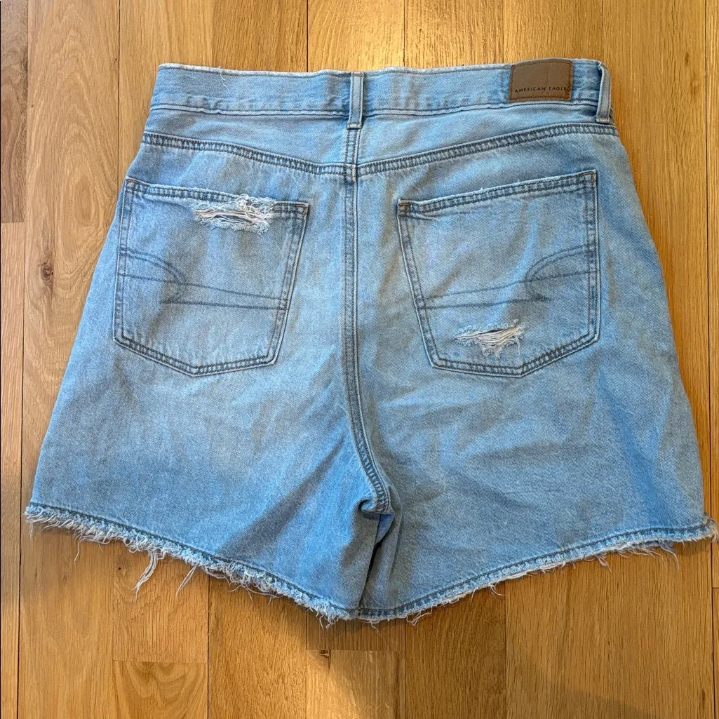 American Eagle Shorts Highest Rise Baggy Light Denim Size 8 - Image 4