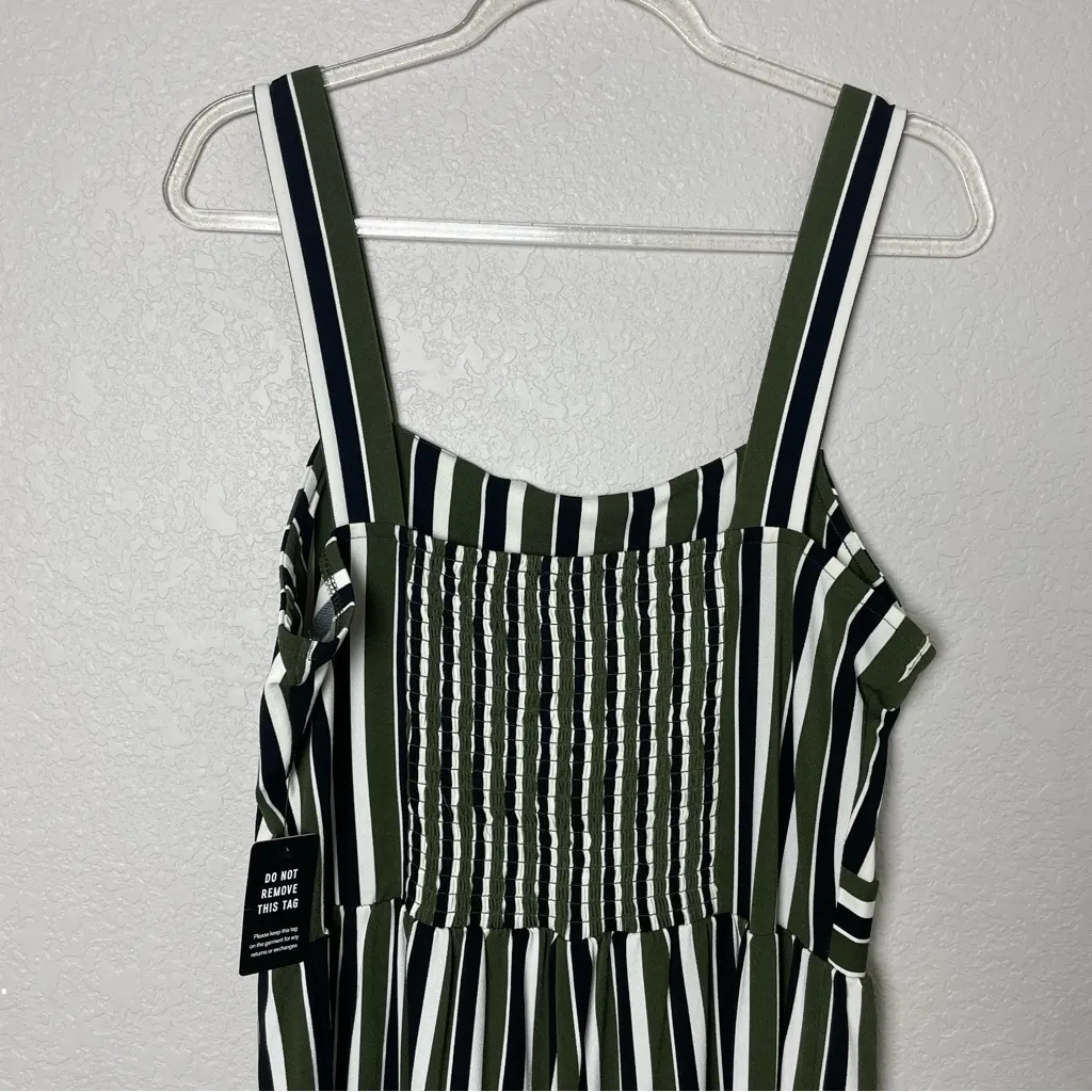 BNWT! Express Black, Green, and White Striped Jumpsuit Size L - Image 5