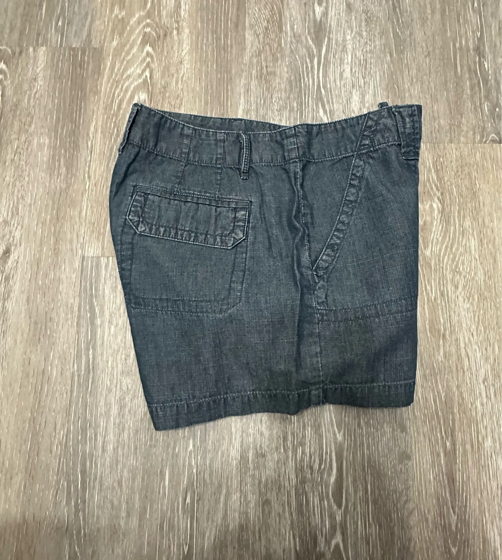 New York & Company Denim Shorts are a size 8. - Image 6