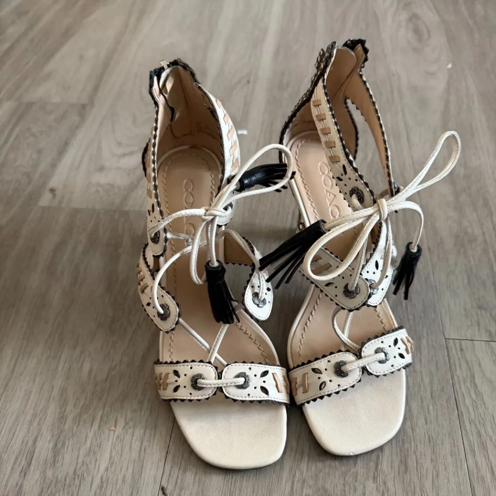 Coach Bella Heel Size 5.5 Color Cream White Black - Image 3