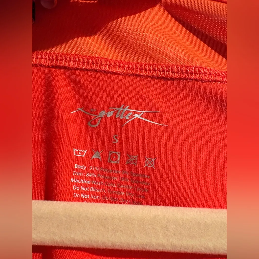 Gottex Orange workout top - Image 3