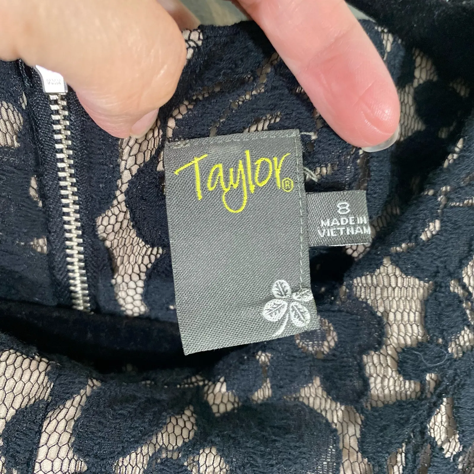 Taylor Women's Black Overlay Lace Short Sleeve Sheath Dress Size 8 - Image 5