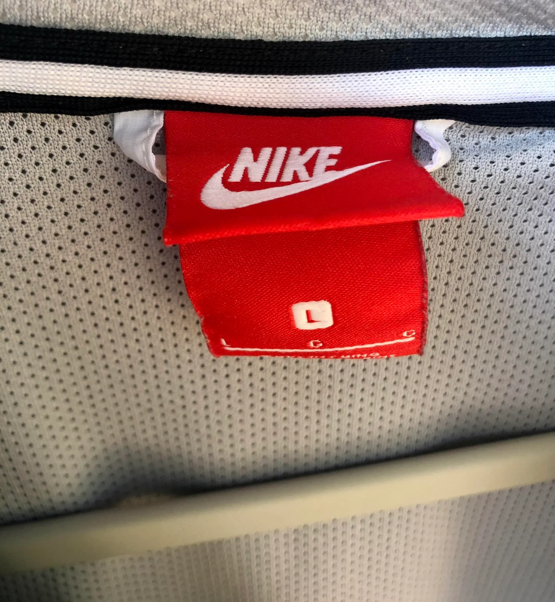 Nike Men’s Windbreaker  - Image 7