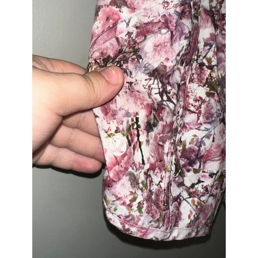 Lululemon Run Tracker Shorts Blossom Spritz Pink Floral Multi Sz4 Rare Purple Size 4 - Image 4