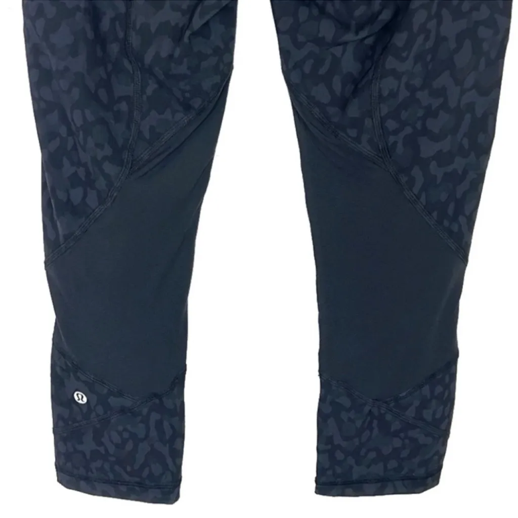 Lululemon Animal Print Pace Rival Formation Deep Coal cropped leggings 6 - Image 6