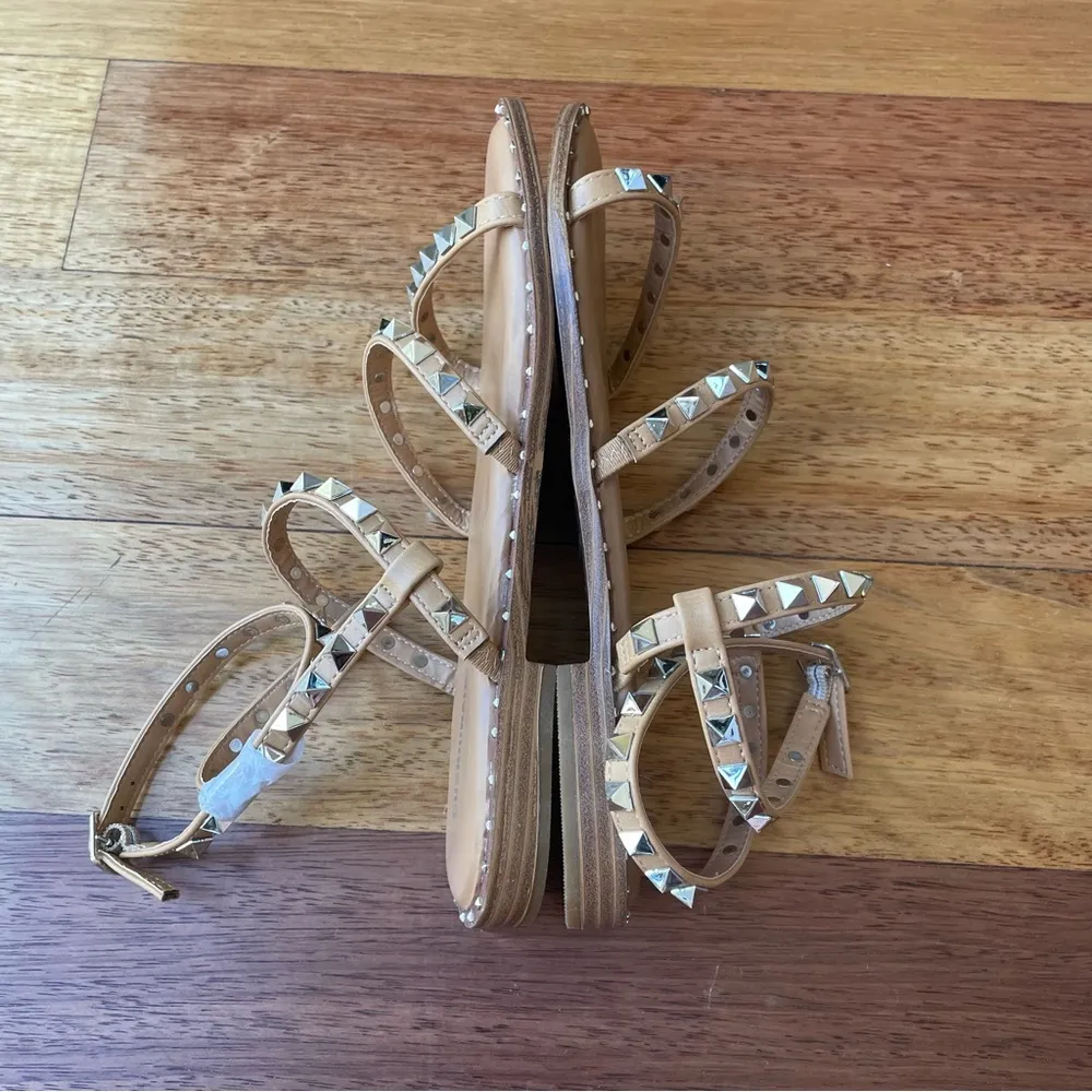 Cushionaire Tan Sandals w Silver Studded Detailing & Ankle Wrap Tie Comfy NWT - Image 4