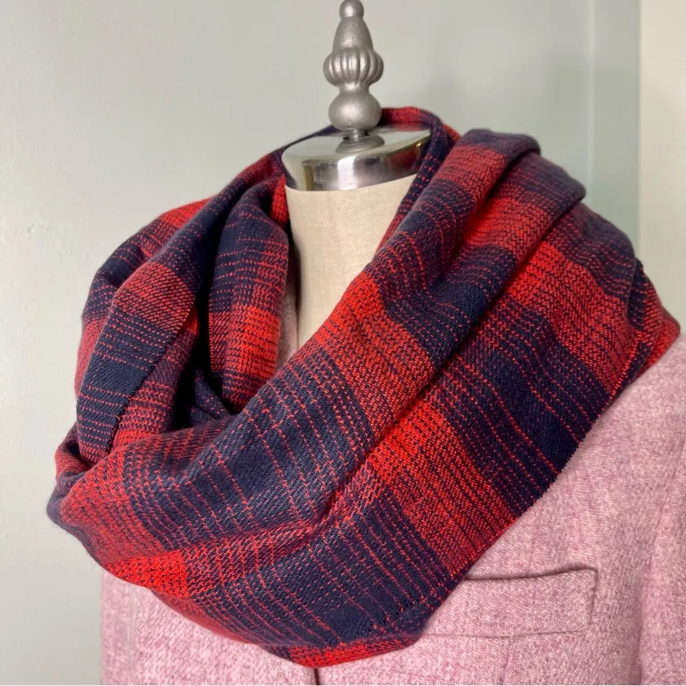 Banana Republic Navy Blue & Red Plaid Fringe Scarf - Image 6