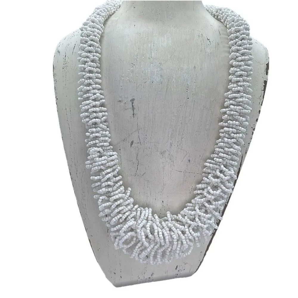 Boho white layered ruffed seed bead statement necklace. - Image 3