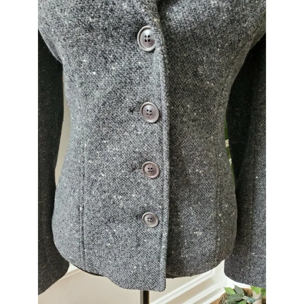 Liz Claiborne Women's Gray Wool & Nylon Long Sleeve 3 Buttons Fitted Blazer 8 - Image 3