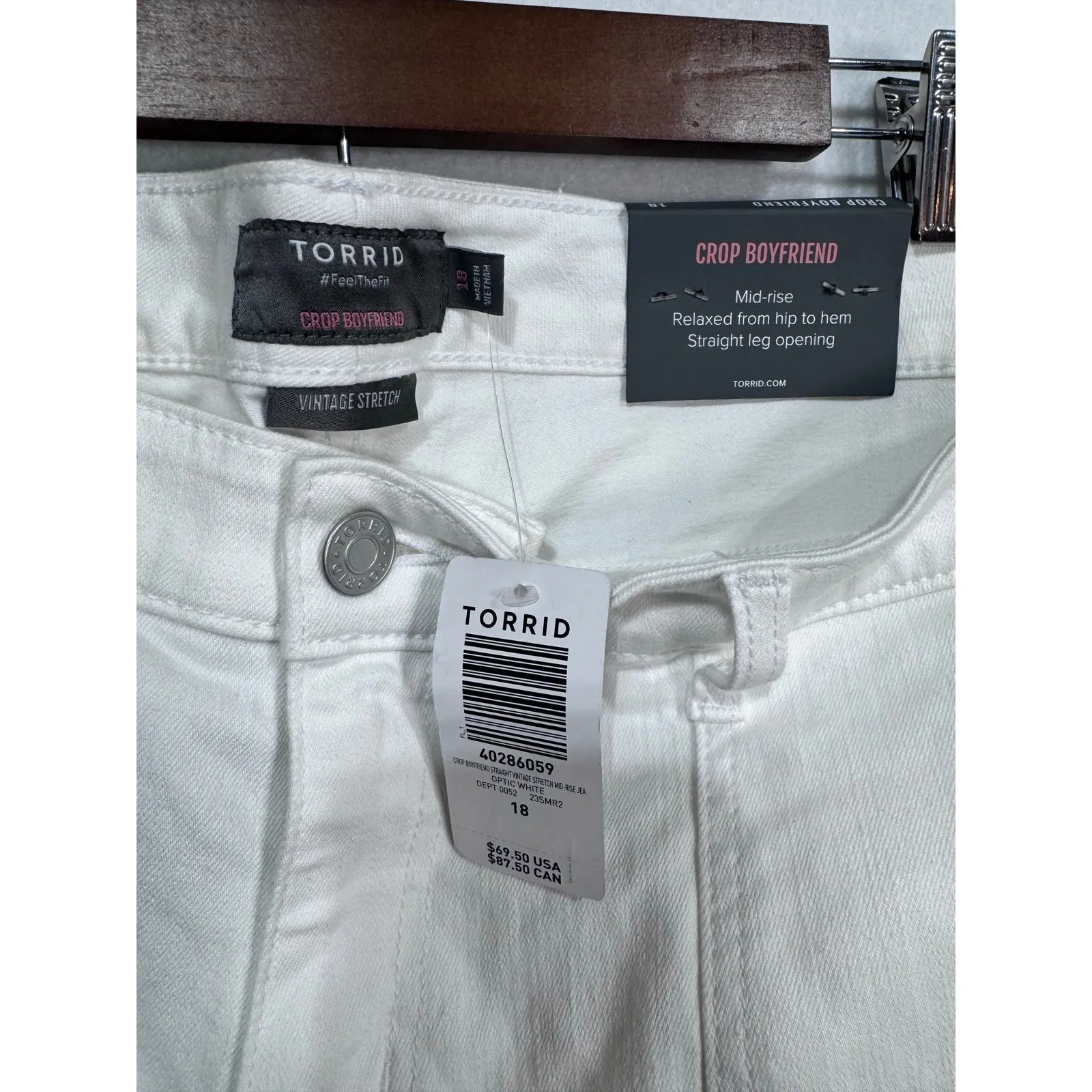 Torrid White Crop Boyfriend Jeans Women's Size 18 Mid Rise Stretch‎ Vintage Fit - Image 3