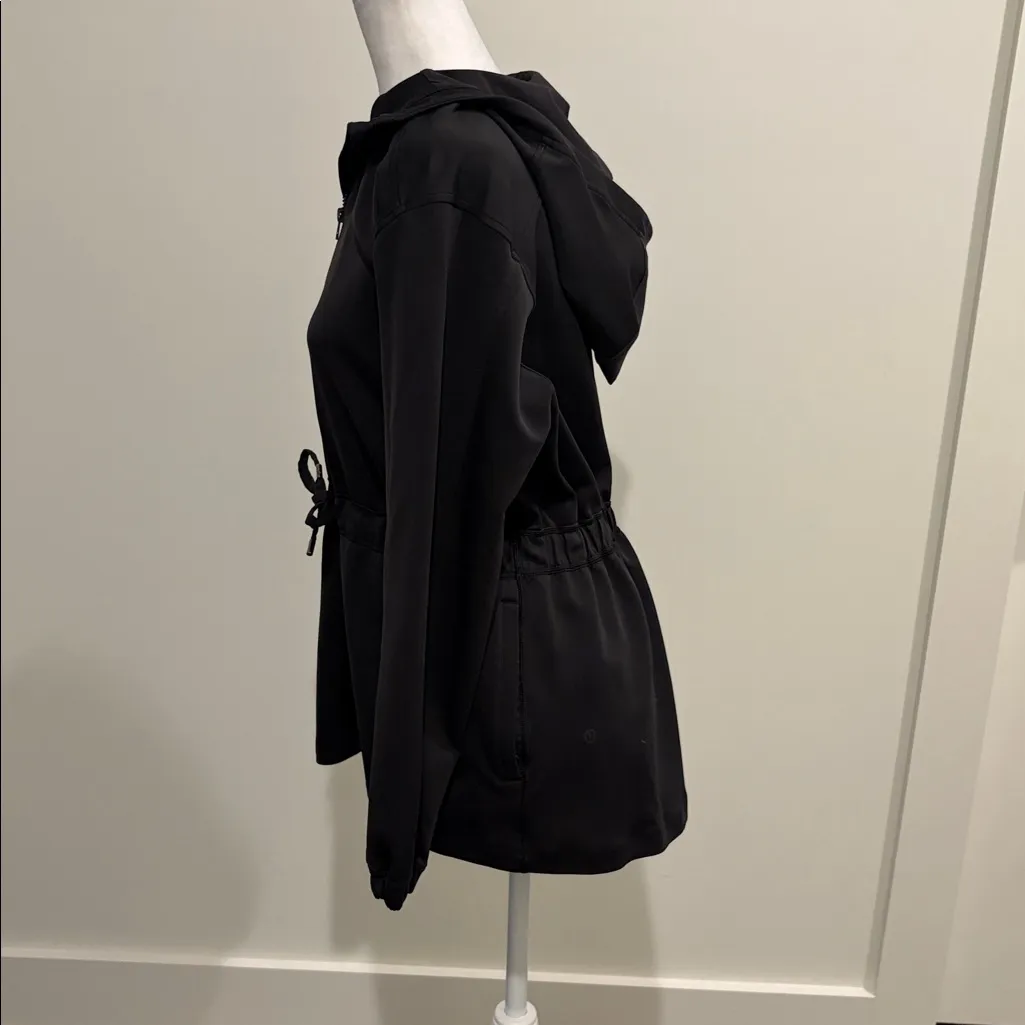 Lululemon Softstreme Tie Waist Hooded Jacket Sz 8 - Image 2