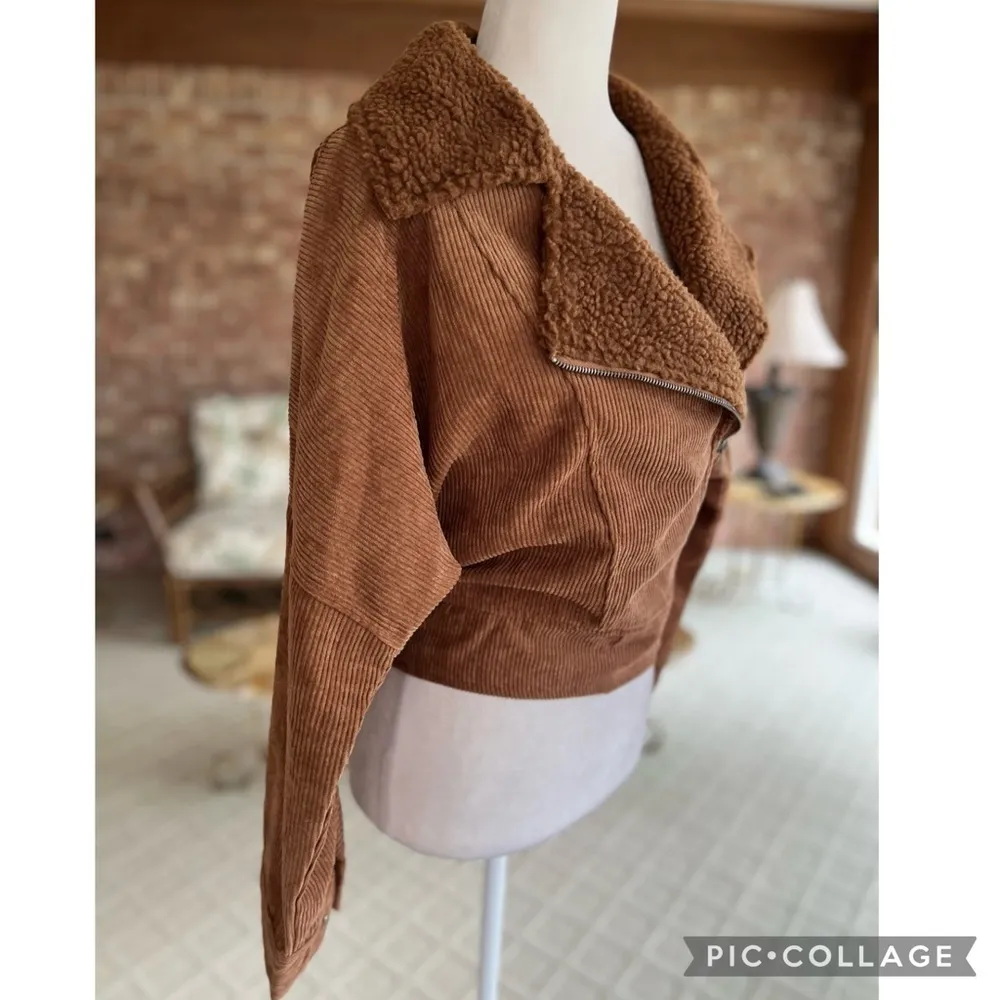 HYFVE Brown Tan Corduroy Sherpa Collar Cropped Moto Bomber Jacket S - Image 12