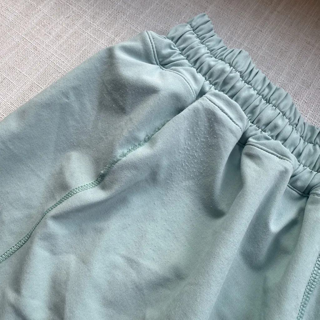 Lululemon Hotty Hot Short *Long 4" in Hazy Jade | 6 tall - Image 5