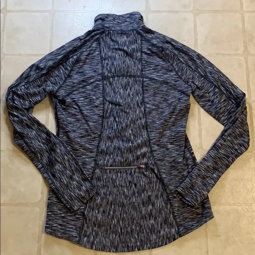Athleta SZ M Running Pull Over SZ M - Image 5